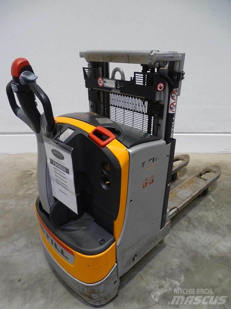 Still EXD18L Empilhador para operador externo