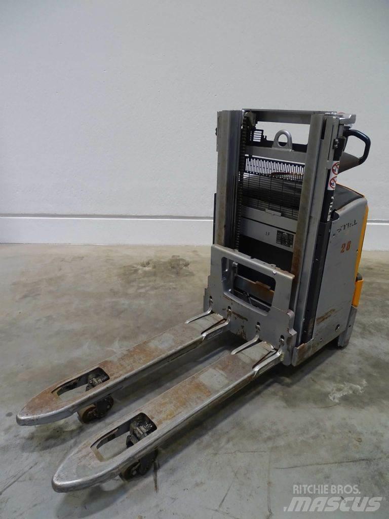 Still EXD18L Empilhador para operador externo