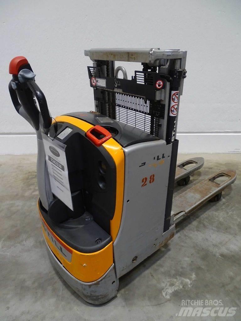 Still EXD18L Empilhador para operador externo