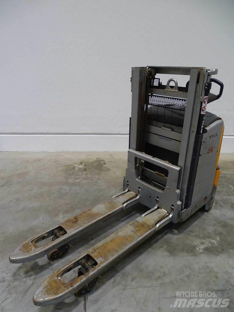 Still EXD18L Empilhador para operador externo
