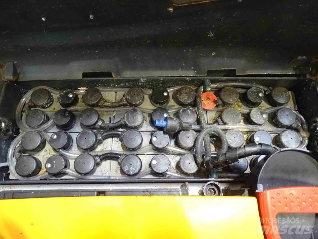 Still EXD18L Empilhador para operador externo