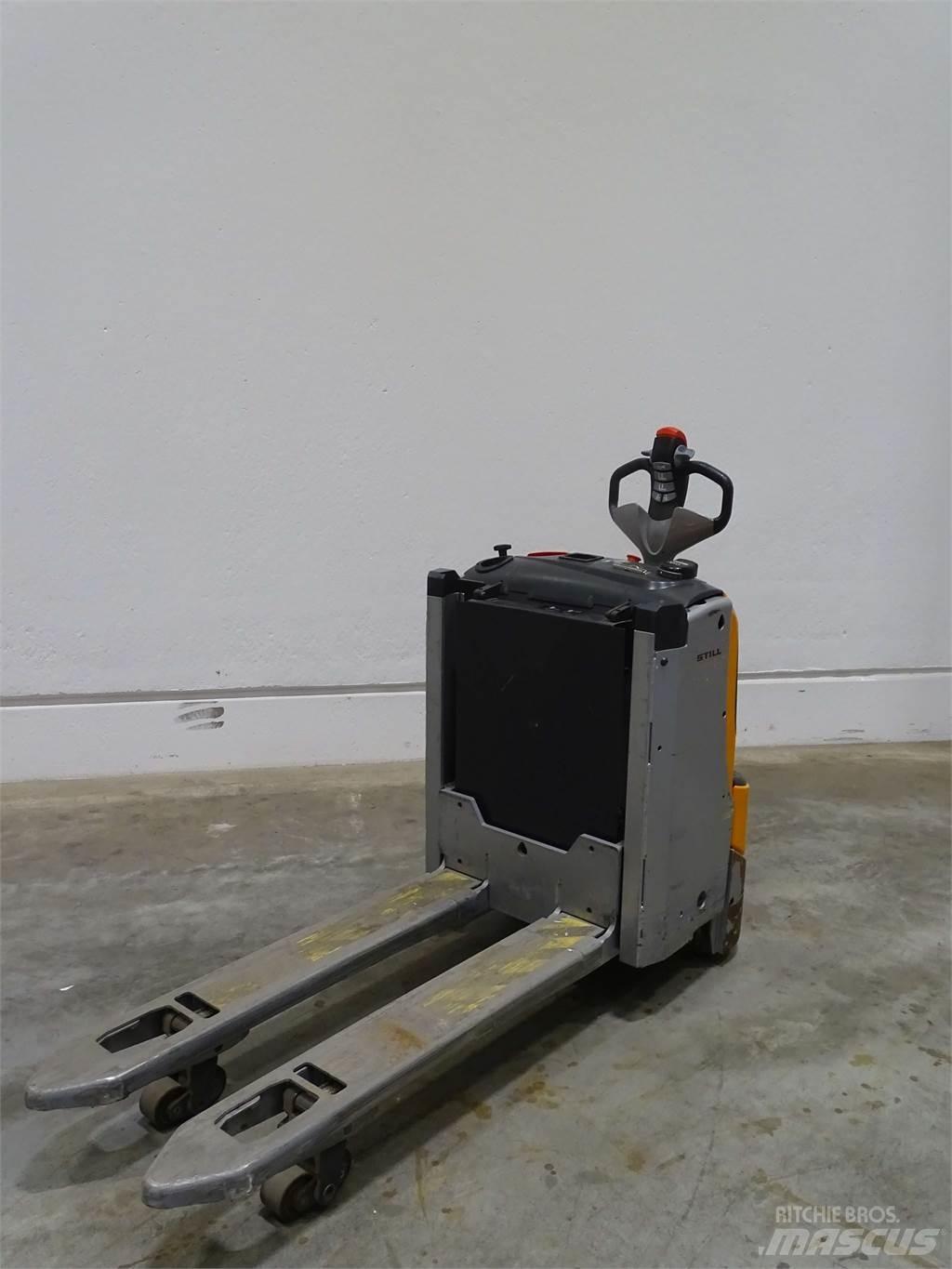 Still EXU-H18 Empilhador para operador externo