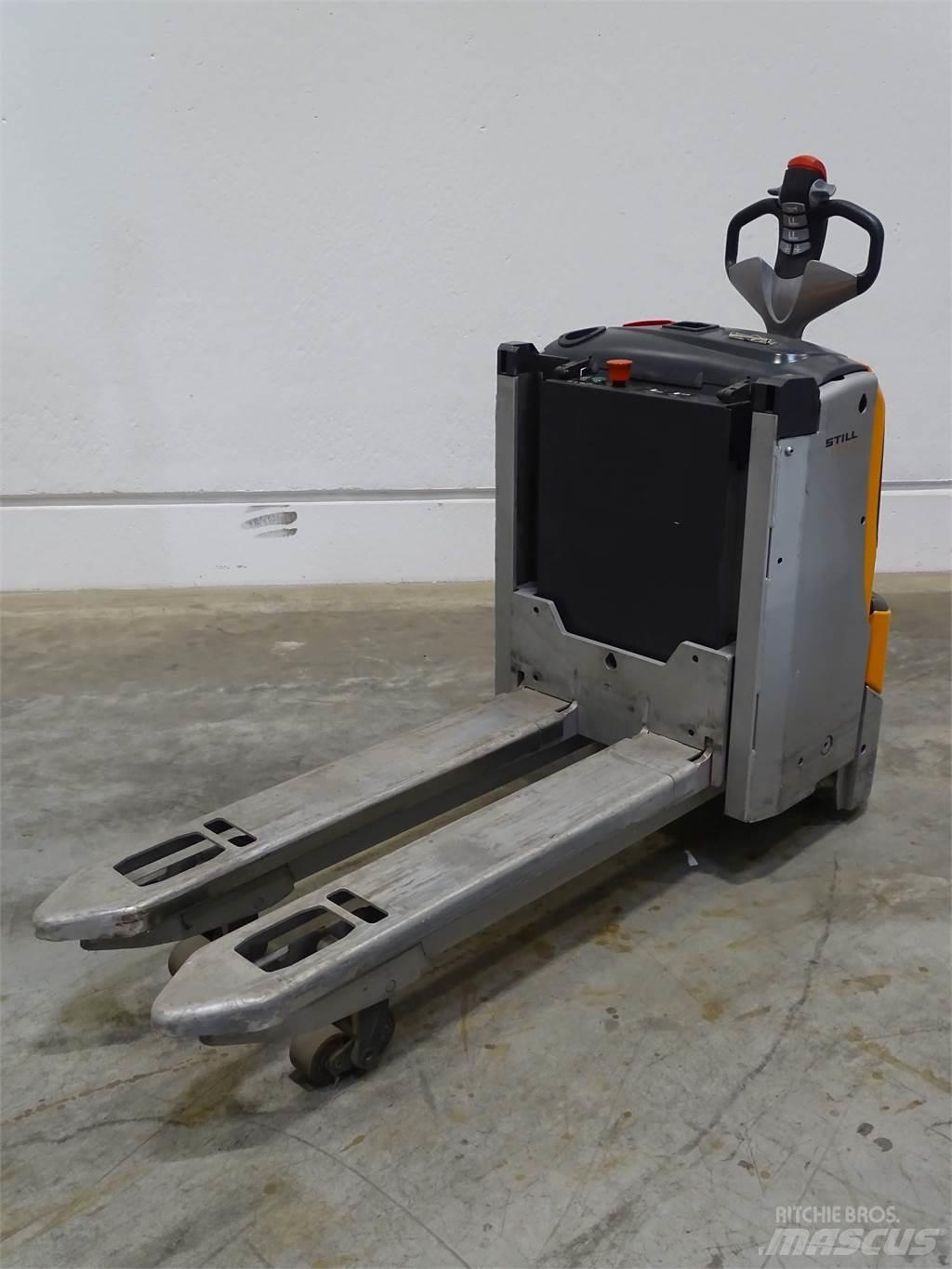 Still EXU-H18 Empilhador para operador externo