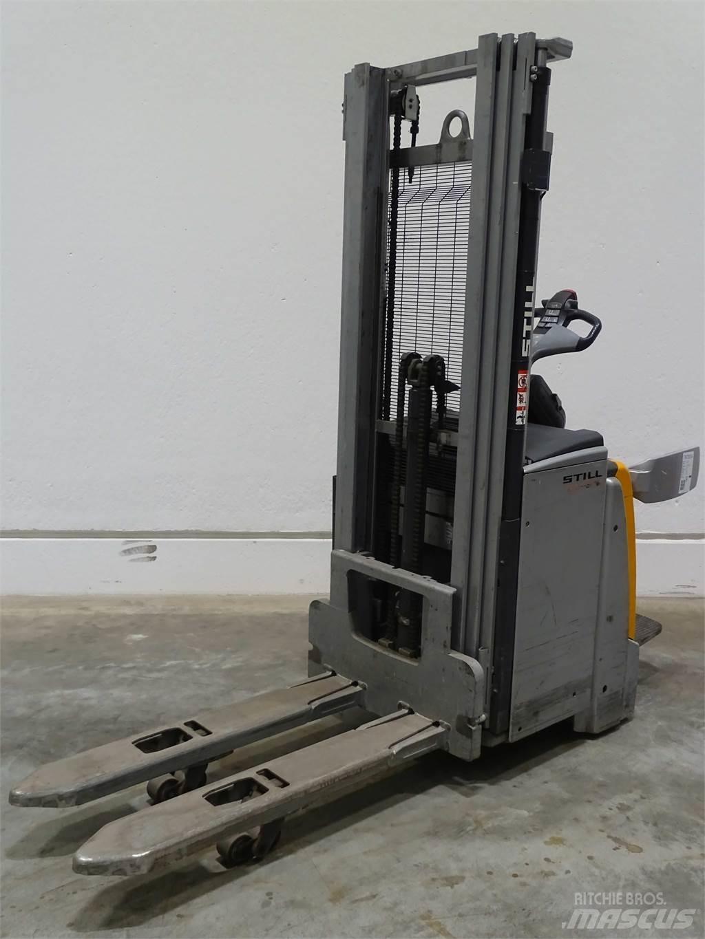 Still EXV-SF16I Empilhador para operador externo