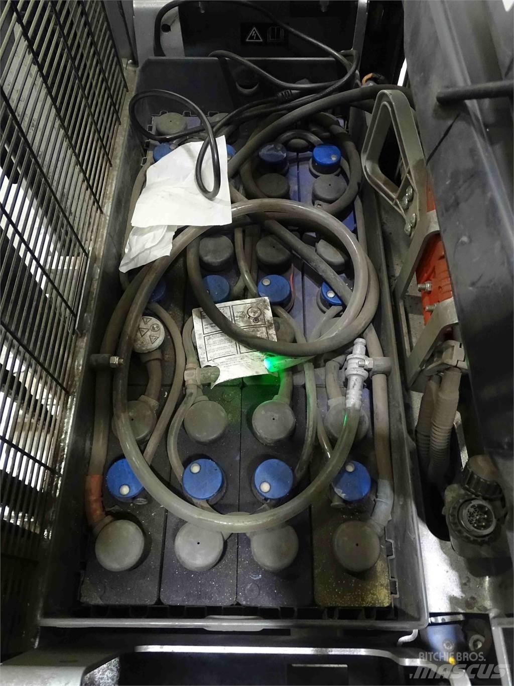 Still EXV-SF16I Empilhador para operador externo