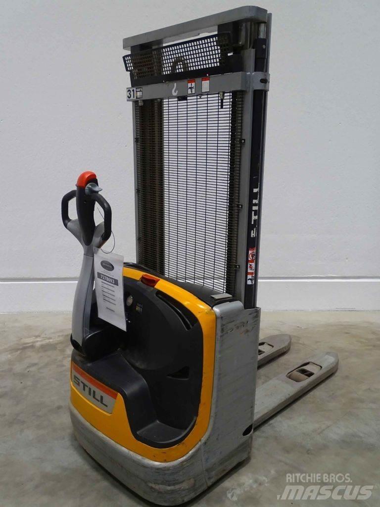 Still EXV10 Empilhador para operador externo
