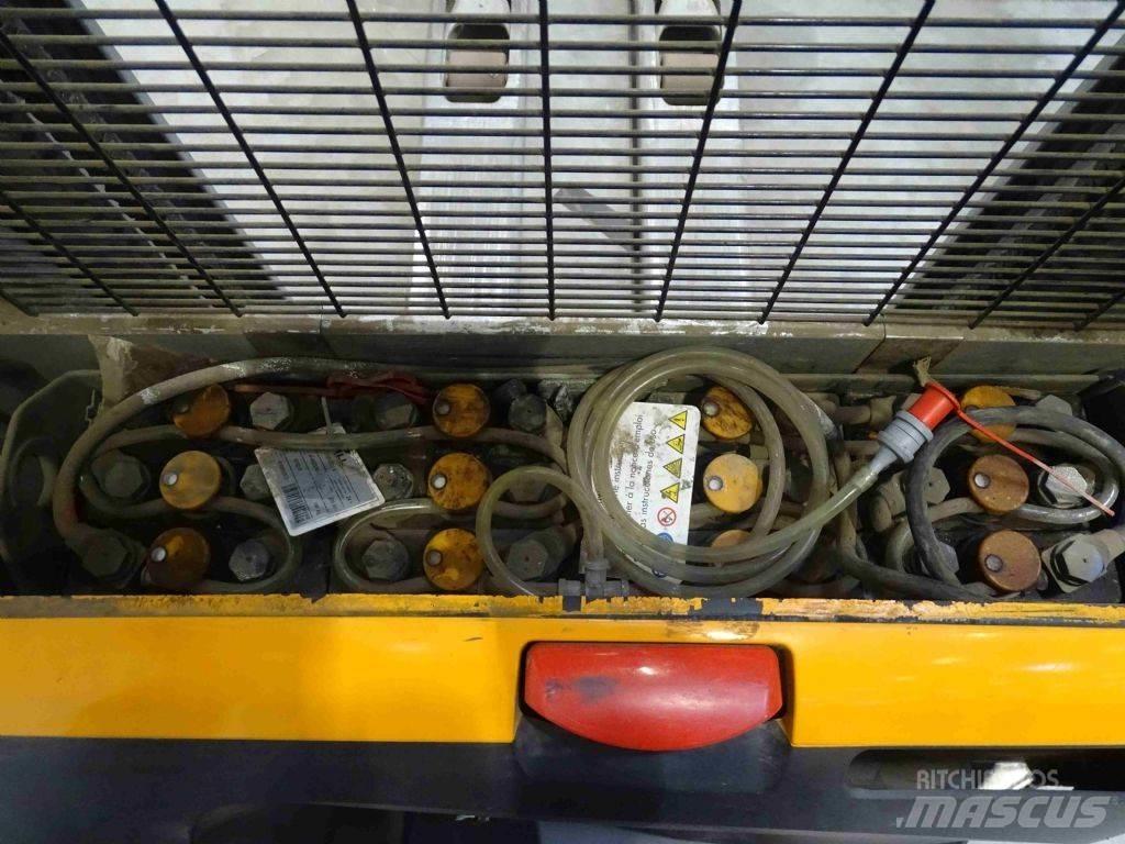 Still EXV10 Empilhador para operador externo