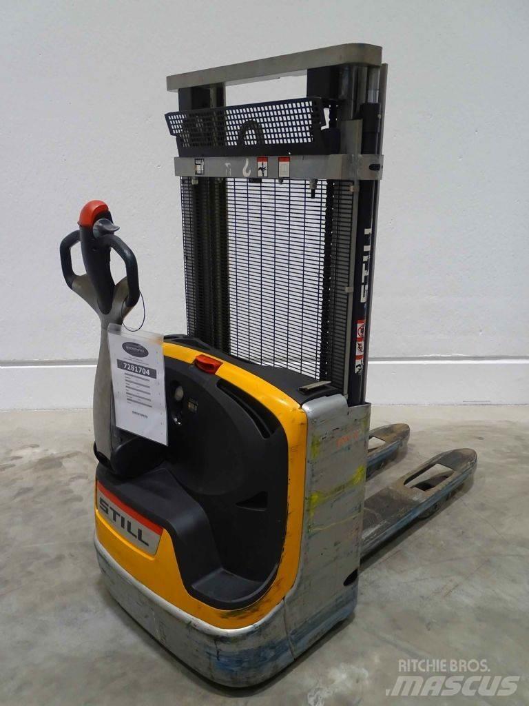 Still EXV10 Empilhador para operador externo