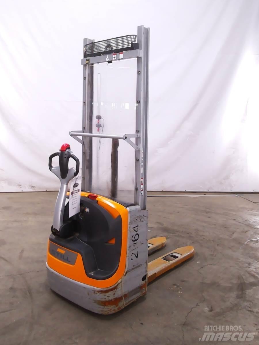 Still EXV10 Empilhador para operador externo