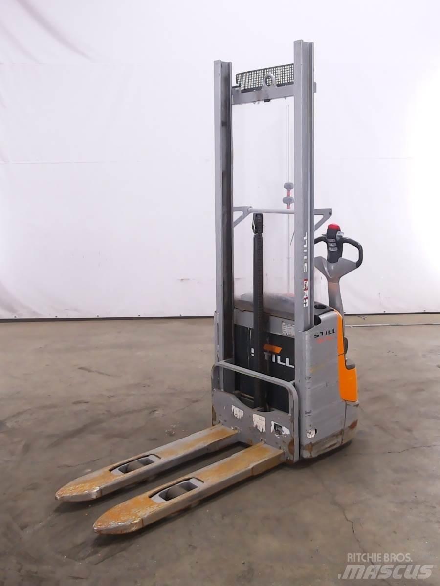 Still EXV10 Empilhador para operador externo