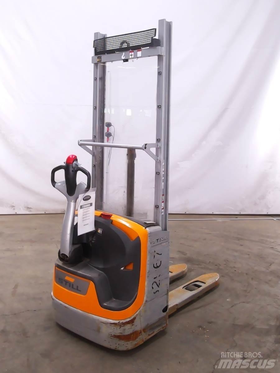 Still EXV10 Empilhador para operador externo