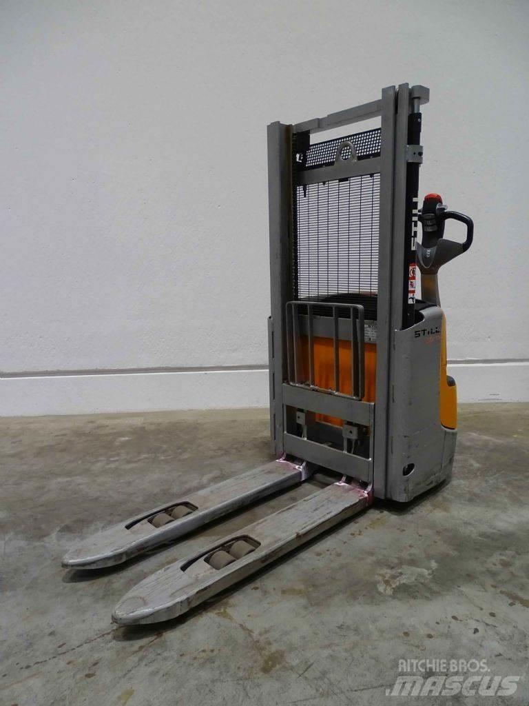 Still EXV10 Empilhador para operador externo