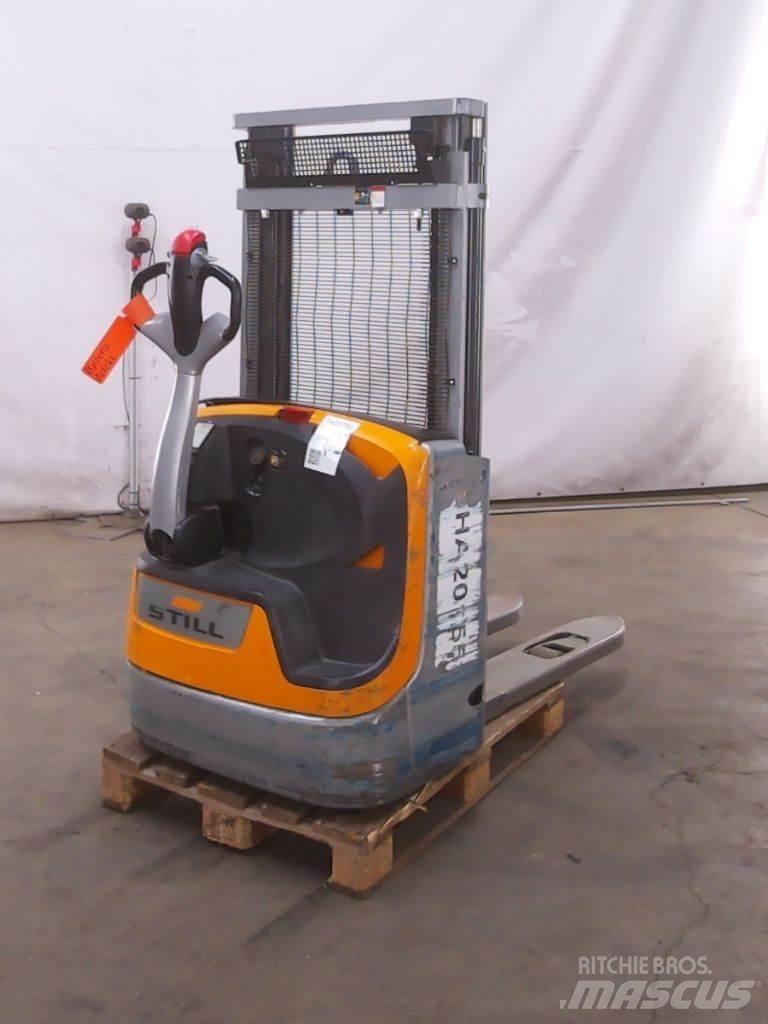 Still EXV10 Empilhador para operador externo