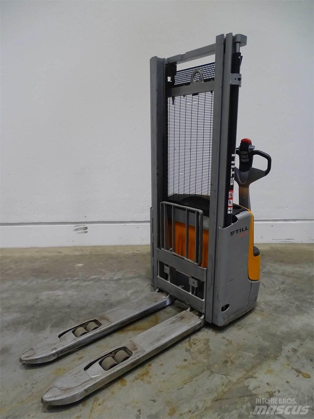 Still EXV10 Empilhador para operador externo