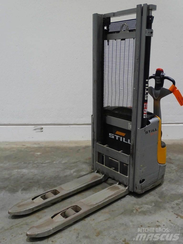 Still EXV10 Empilhador para operador externo