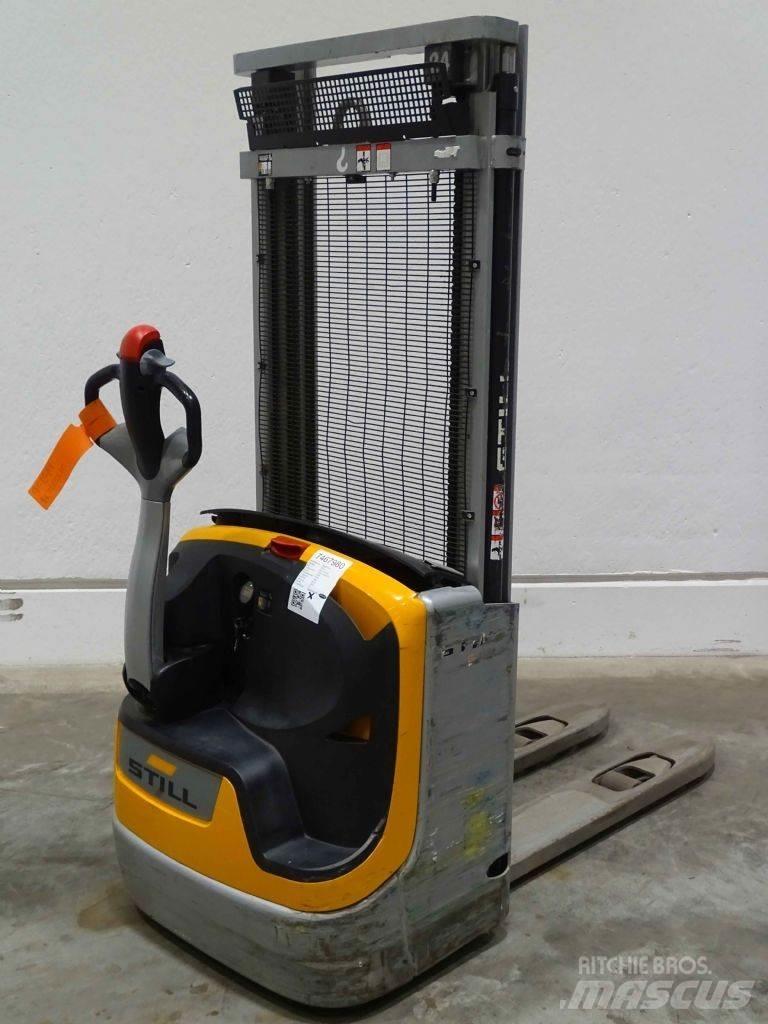 Still EXV10 Empilhador para operador externo