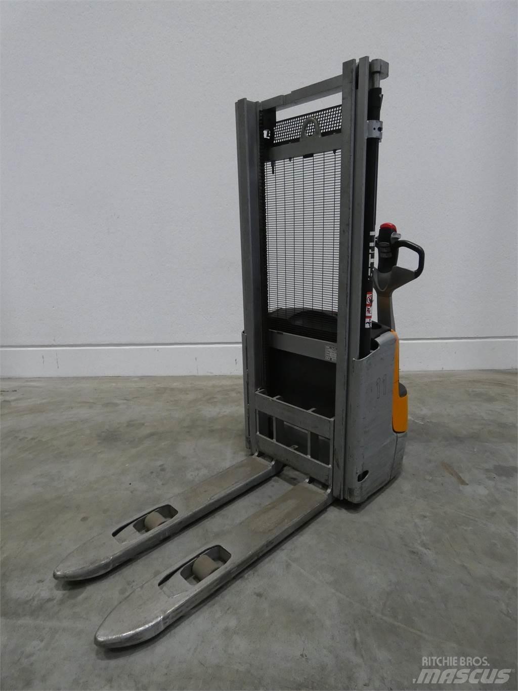 Still EXV10 Empilhador para operador externo