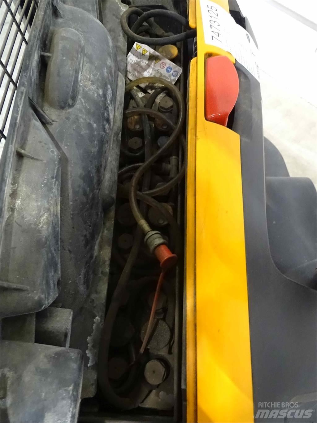 Still EXV10 Empilhador para operador externo
