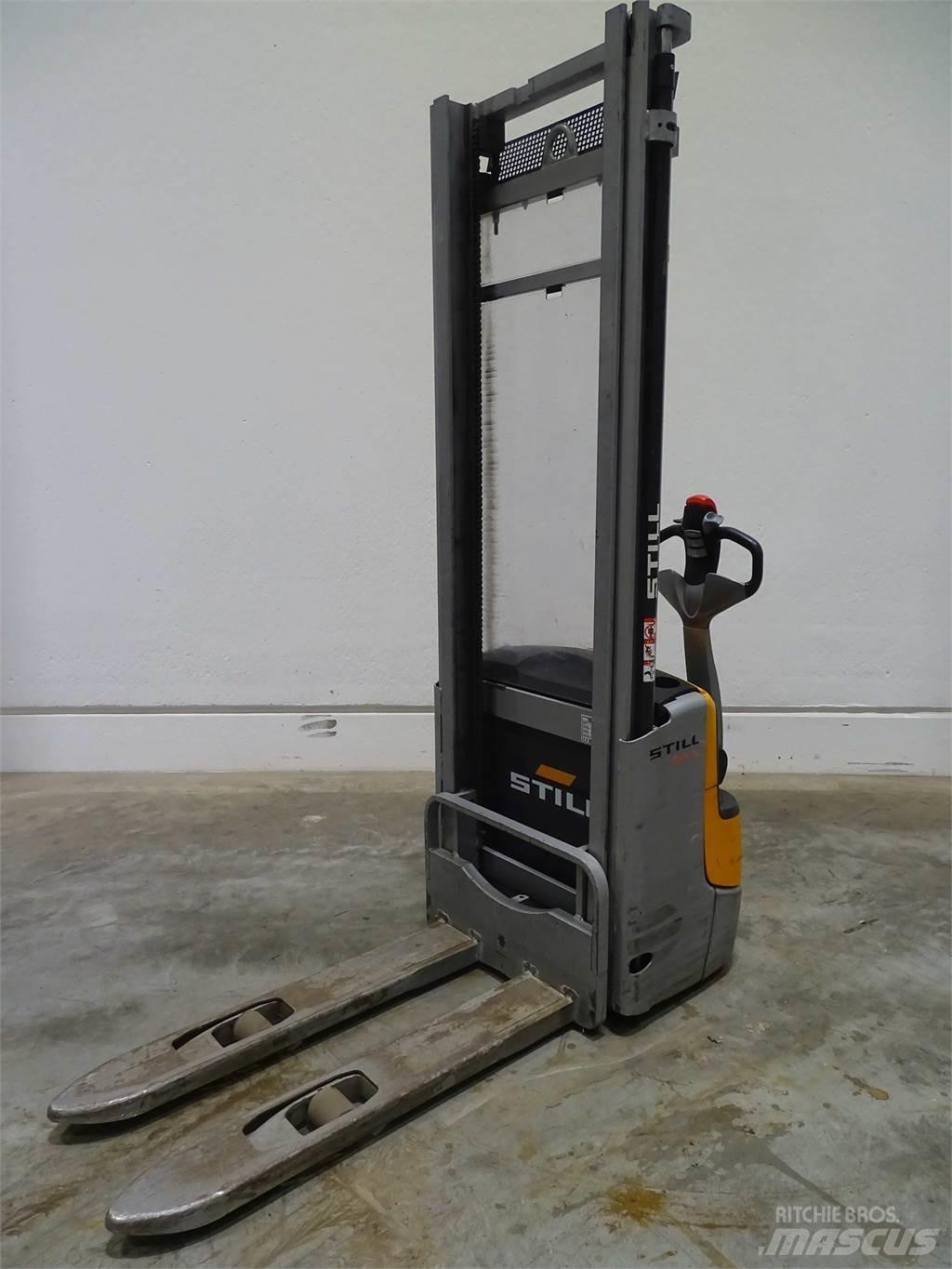 Still EXV10 Empilhador para operador externo