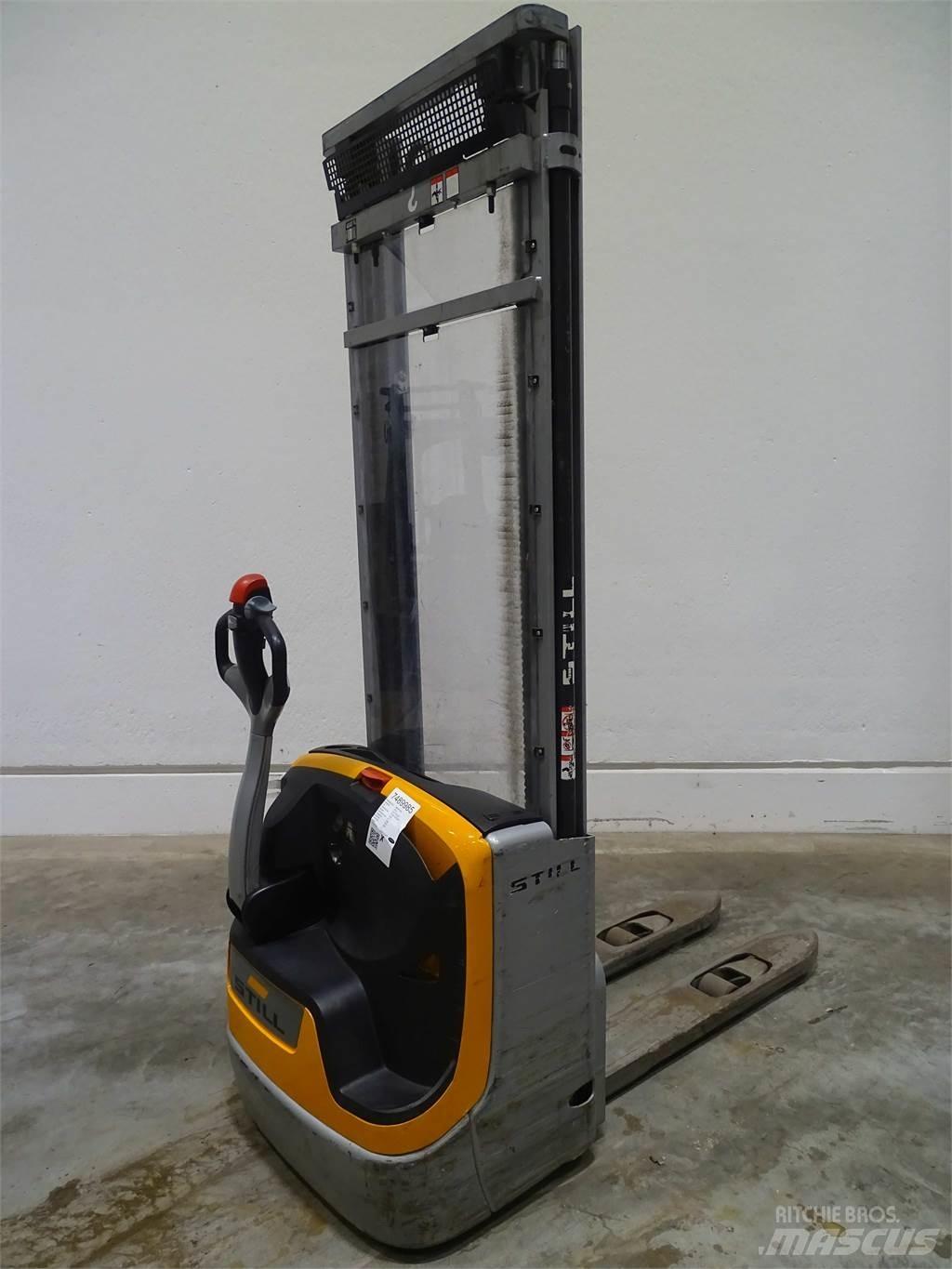 Still EXV10 Empilhador para operador externo