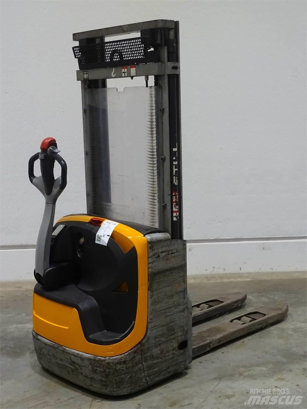 Still EXV10 Empilhador para operador externo