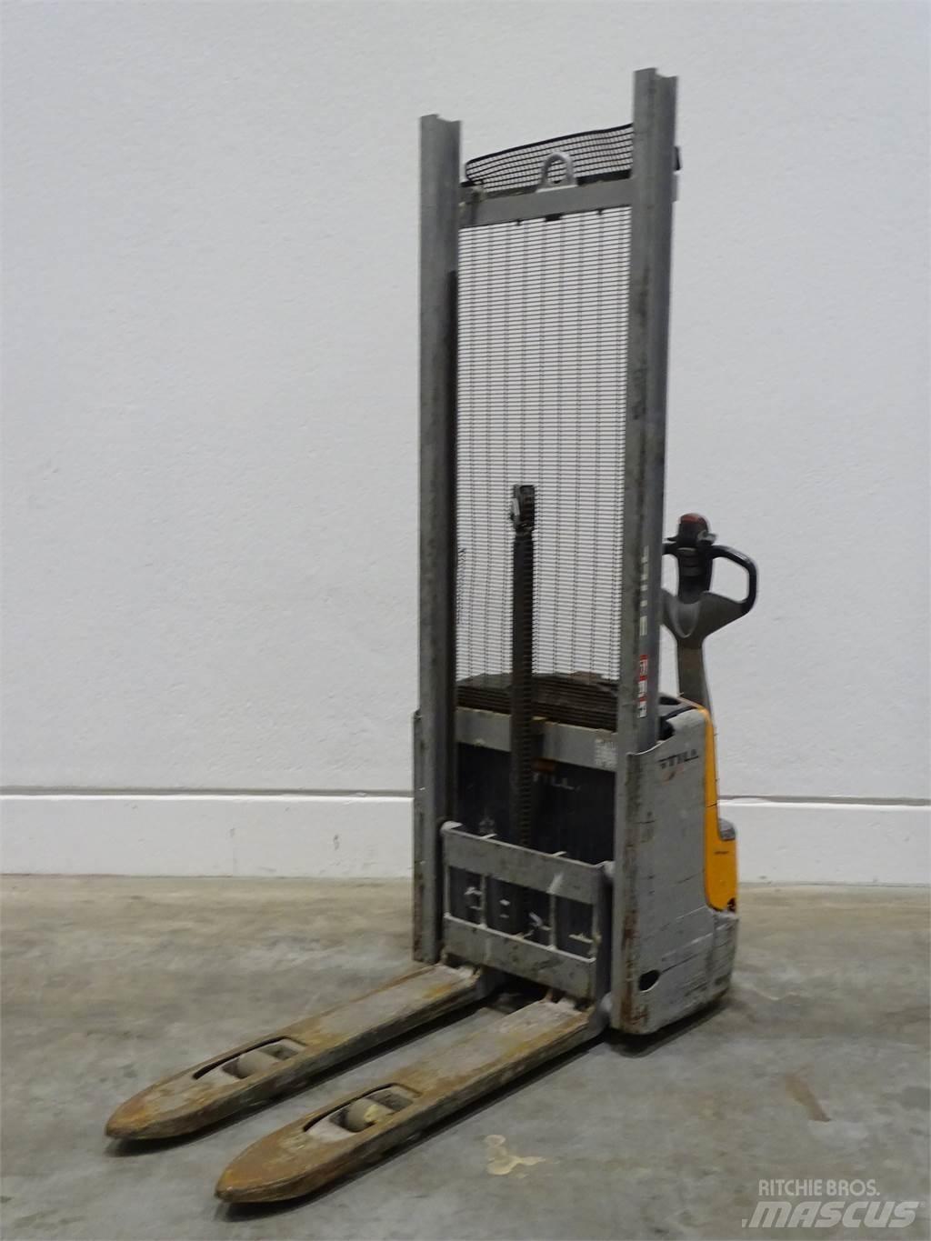 Still EXV10 Empilhador para operador externo