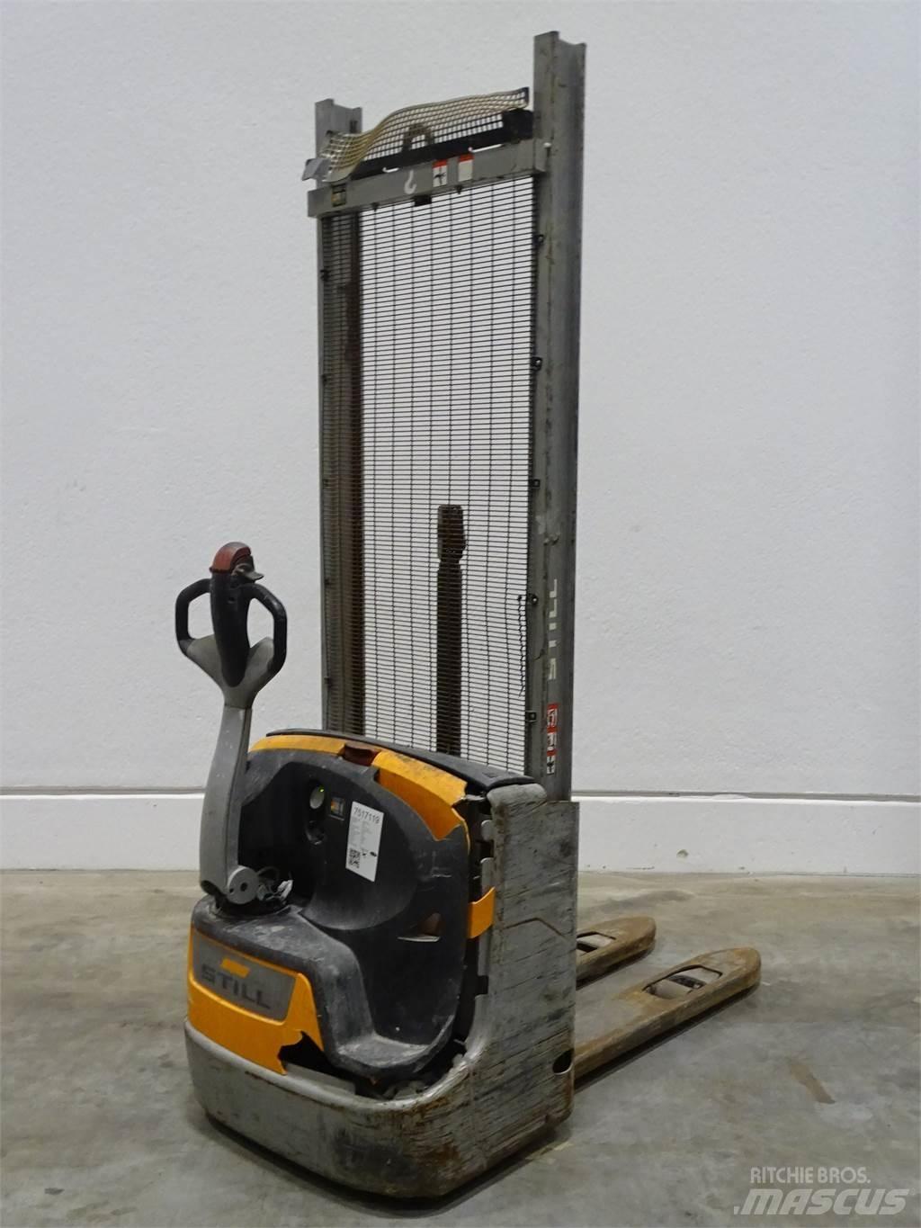 Still EXV10 Empilhador para operador externo