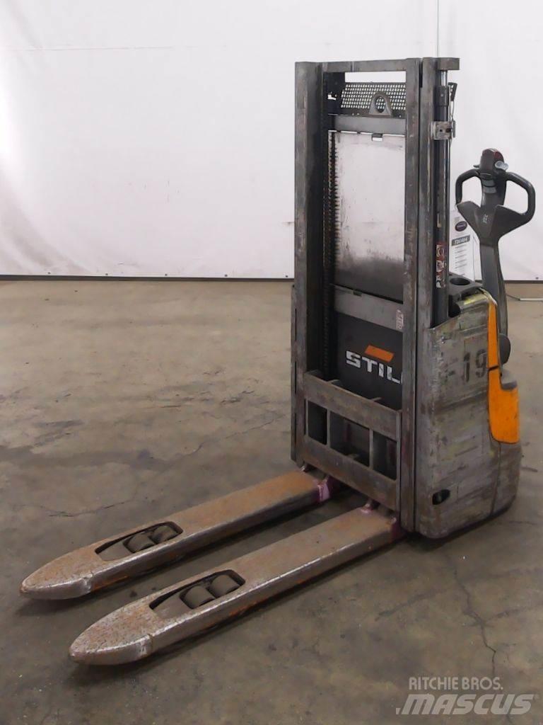 Still EXV12 Empilhador para operador externo