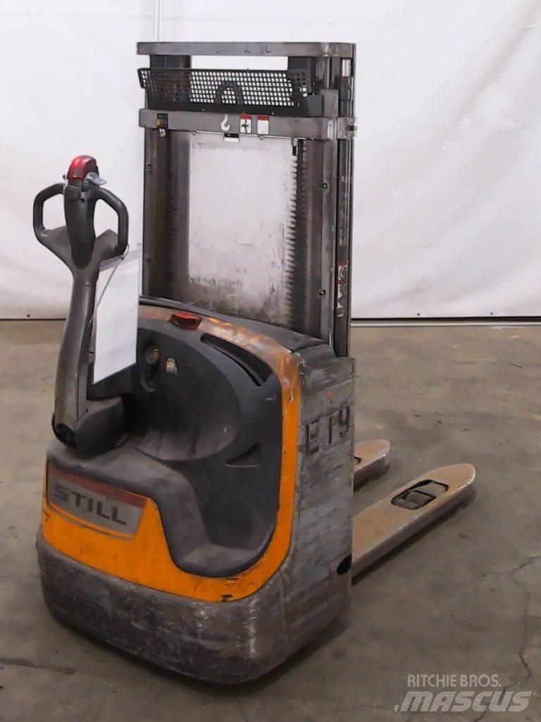 Still EXV12 Empilhador para operador externo
