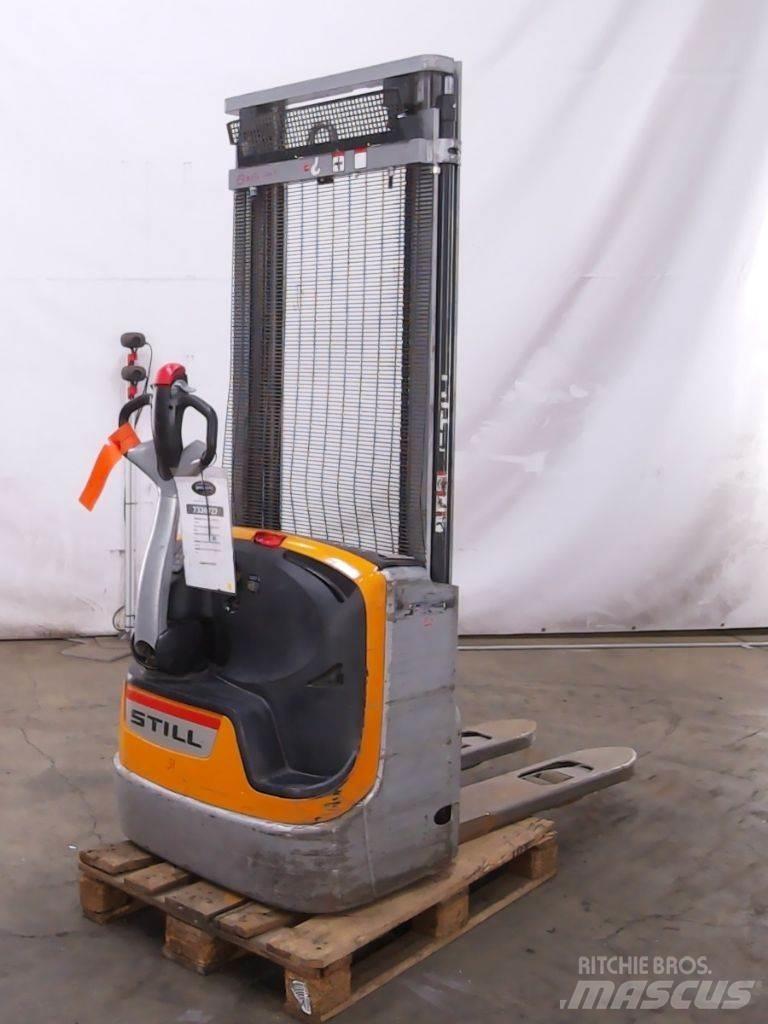 Still EXV12 Empilhador para operador externo