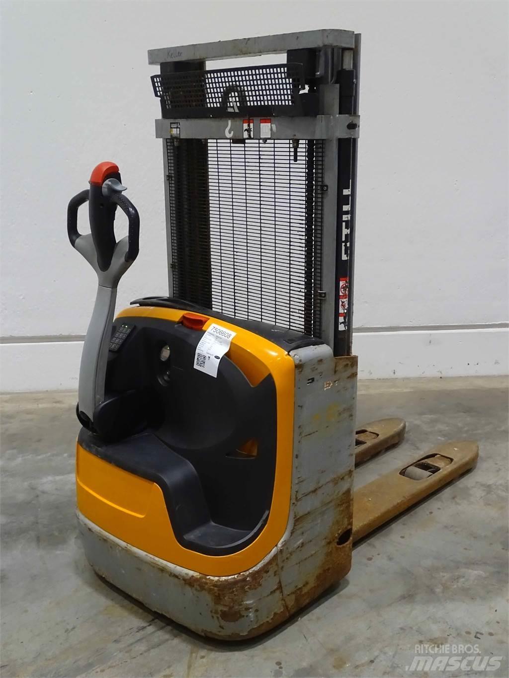 Still EXV12 Empilhador para operador externo