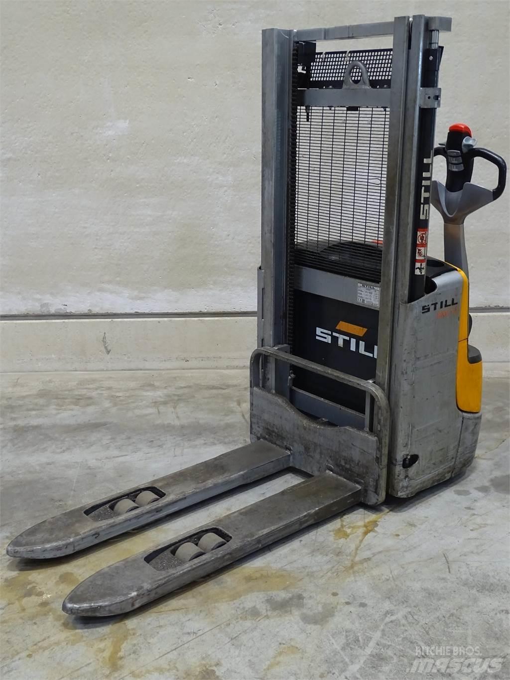 Still EXV12 Empilhador para operador externo