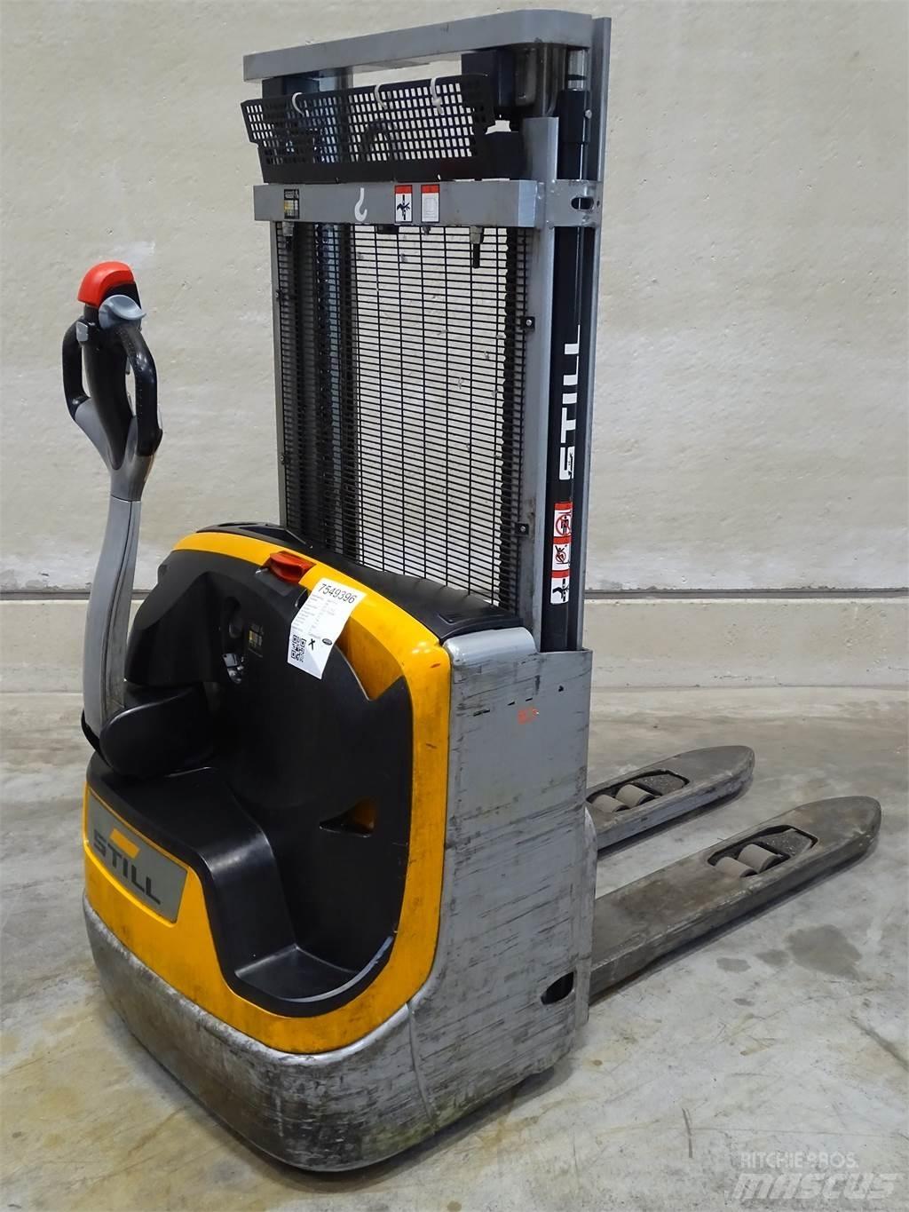 Still EXV12 Empilhador para operador externo