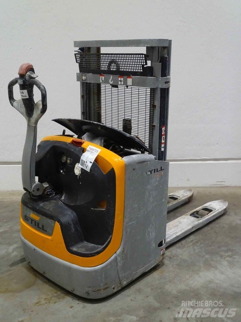 Still EXV12I Empilhador para operador externo