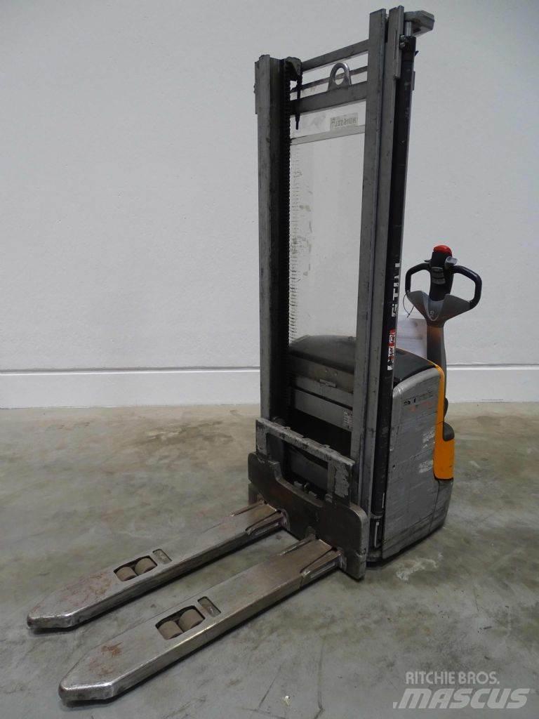 Still EXV14C Empilhador para operador externo