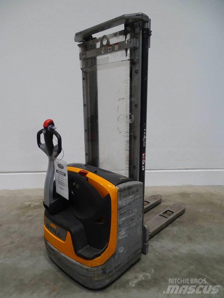 Still EXV14C Empilhador para operador externo
