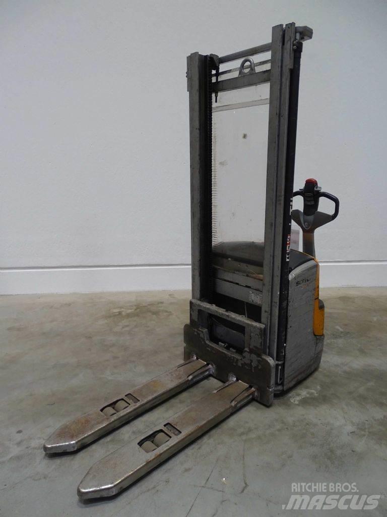 Still EXV14C Empilhador para operador externo