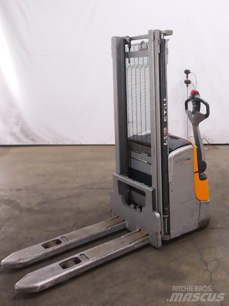 Still EXV14C Empilhador para operador externo