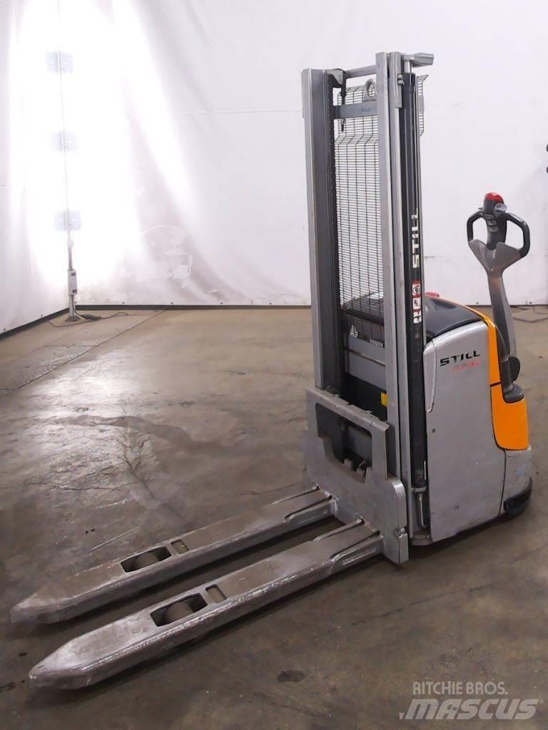 Still EXV14C Empilhador para operador externo