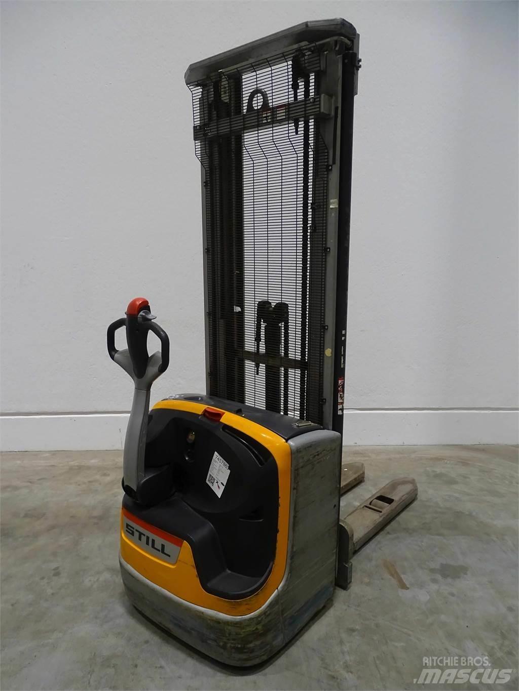 Still EXV14C Empilhador para operador externo