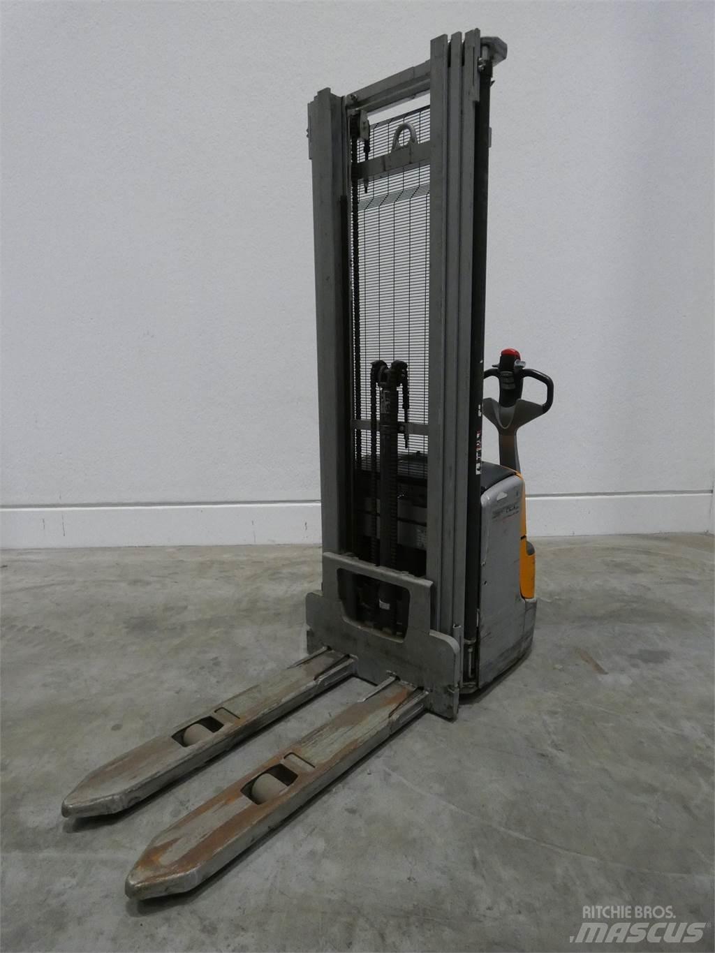 Still EXV14C Empilhador para operador externo