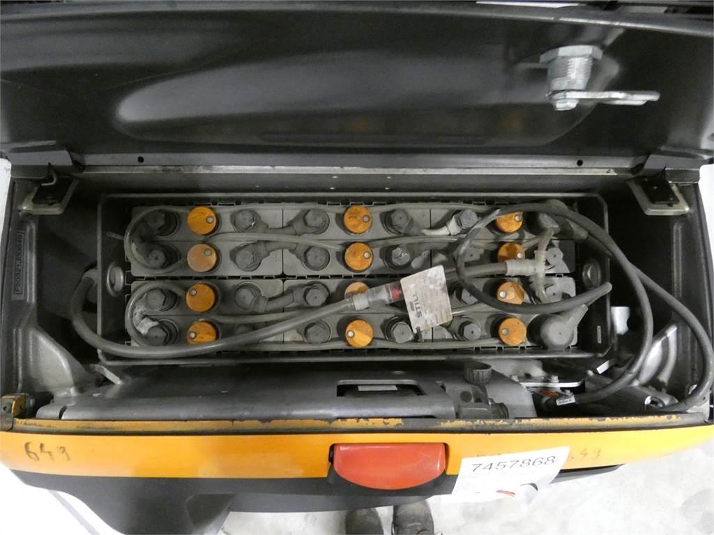 Still EXV14C Empilhador para operador externo