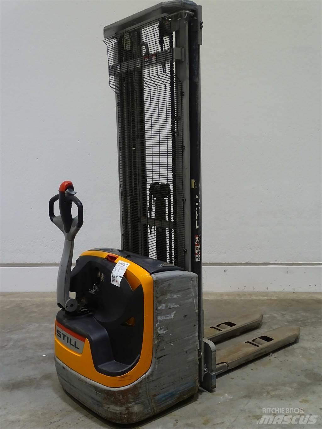 Still EXV14C Empilhador para operador externo