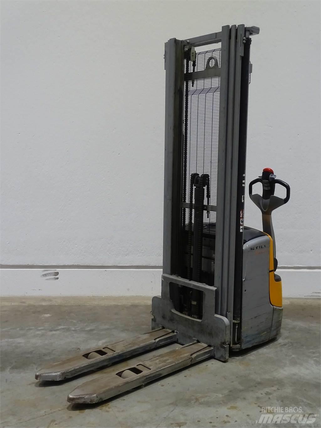 Still EXV14C Empilhador para operador externo