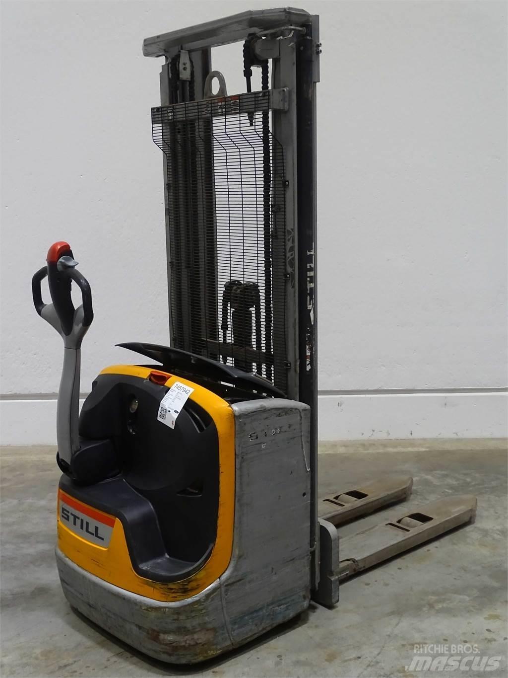 Still EXV14C Empilhador para operador externo