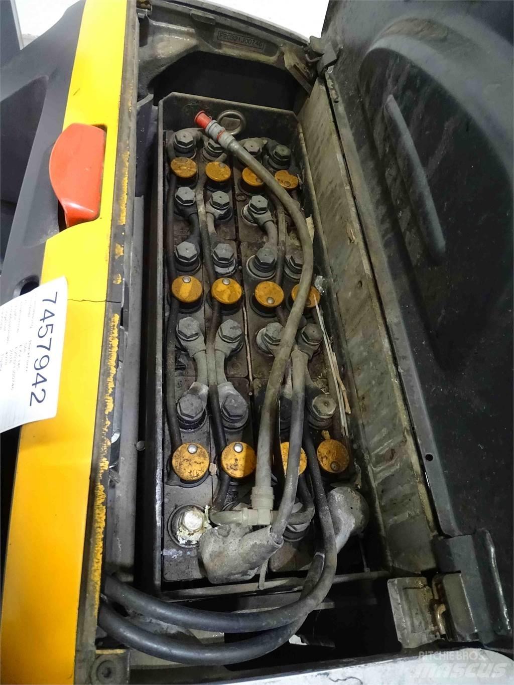Still EXV14C Empilhador para operador externo