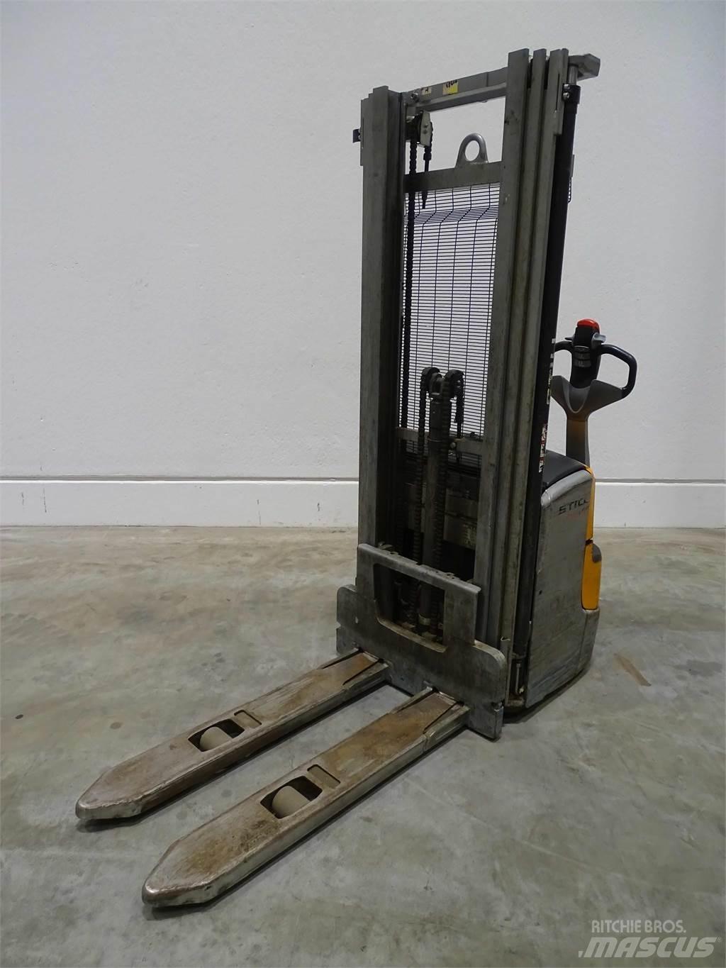Still EXV14C Empilhador para operador externo