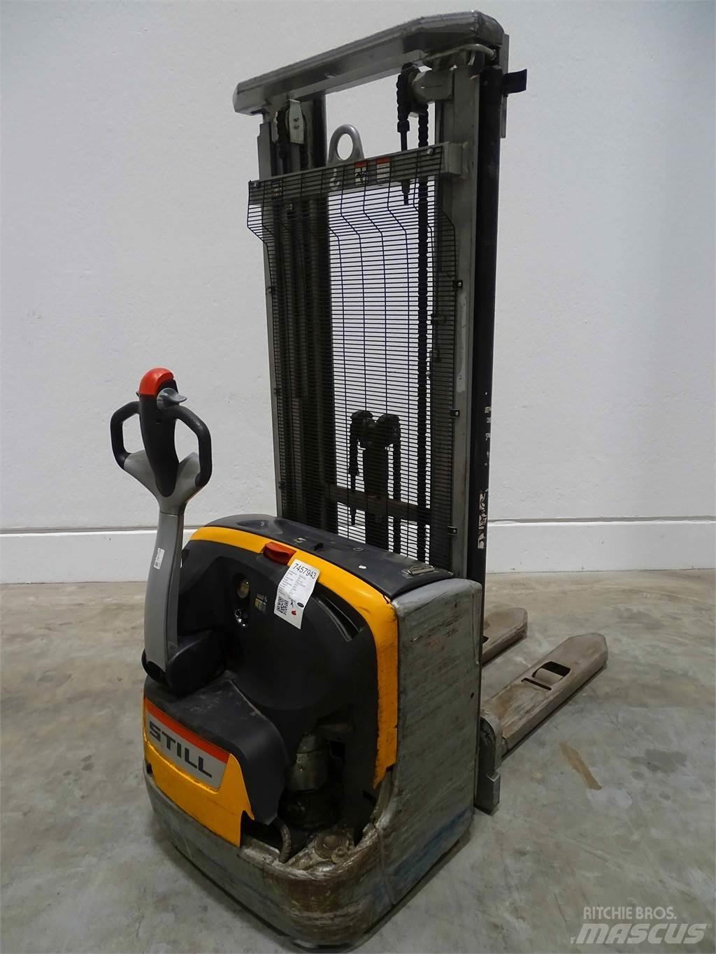 Still EXV14C Empilhador para operador externo