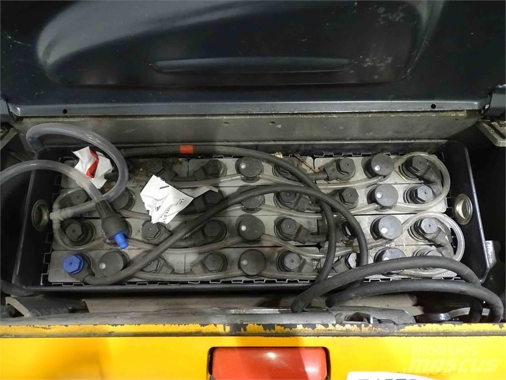Still EXV14C Empilhador para operador externo
