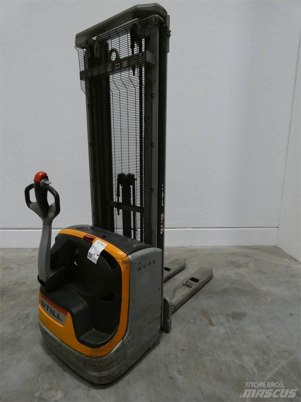 Still EXV14C Empilhador para operador externo